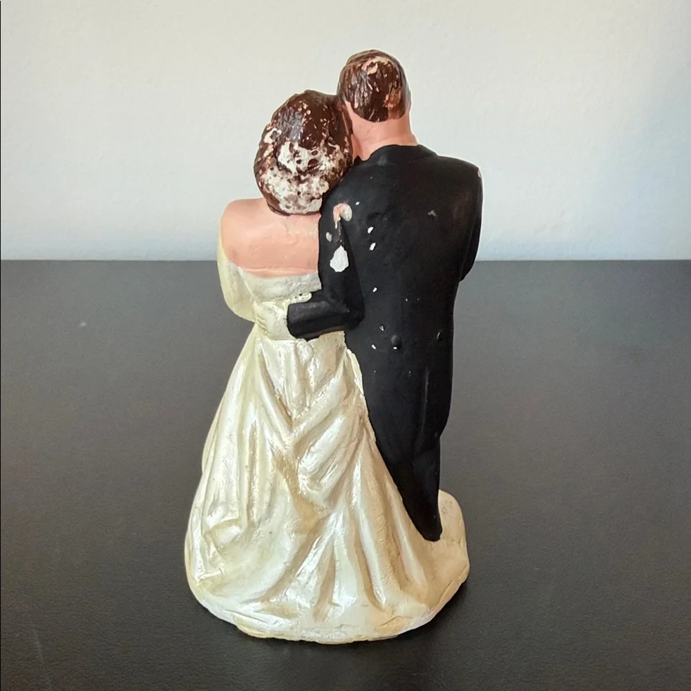 Vintage Classic Bride and Groom Cake Topper in Cream and Black